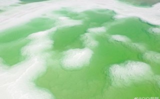 湖水绿翡翠原石,翡翠湖原石