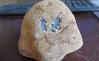 翡翠原石打灯怎么看,翡翠原石打灯发光