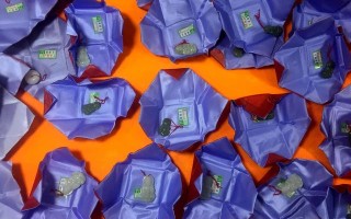 980买个翡翠手镯的简单介绍