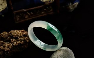 翡翠手镯哪只手,翡翠手镯怎么选