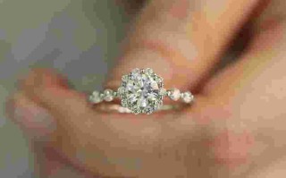 买钻戒应该如何挑选,买钻戒应该如何挑选呢