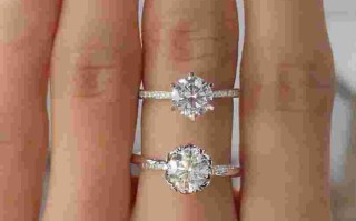 钻戒上的钻石是真的吗,钻戒上的钻石值钱吗