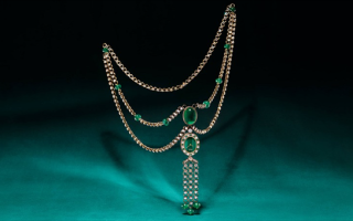 Piaget 推出2枚高级珠宝手工坠饰时计 耗时130小时工匠之作