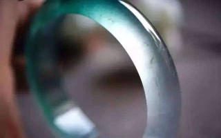 老玉翡翠手镯翡翠好还是和田玉好