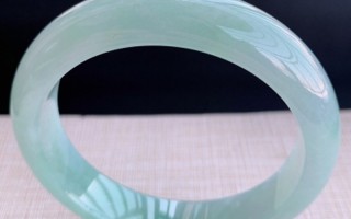 二层美韵翡翠手镯,美之韵家的翡翠手镯