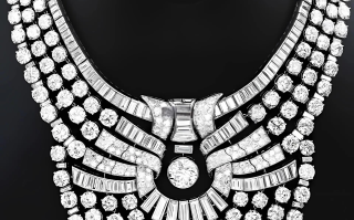 哪个牌子的钻石项链好看哪个牌子的钻石项链好看又保值