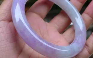 翡翠手镯宽12窄吗,送翡翠手镯