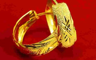 70岁老人戴什么样黄金耳环合适,70岁老人戴什么样黄金耳环