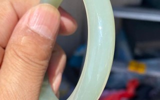 和田玉且末料青白玉手镯比韩料好在哪里？