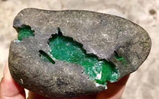 包含翡翠原石集散地的词条