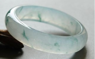 飘花翡翠的知识什么是翡翠的飘花