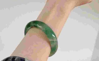 独龙玉和玉髓哪个贵独龙玉和玉髓哪个贵一点