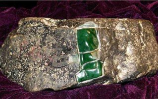 翡翠原石老玩家交流平台拍卖翡翠原石的视频