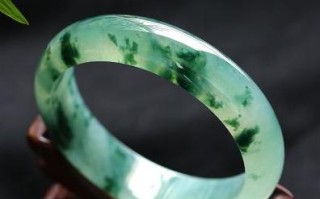 翡翠手镯表面粗糙,玉镯表面粗糙怎么办
