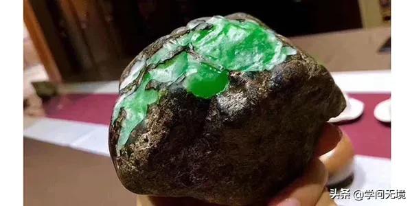 拼多多买翡翠原石可靠吗?-第4张图片-翡翠网 拼多多买翡翠原石可靠吗?-第4张图片-翡翠网