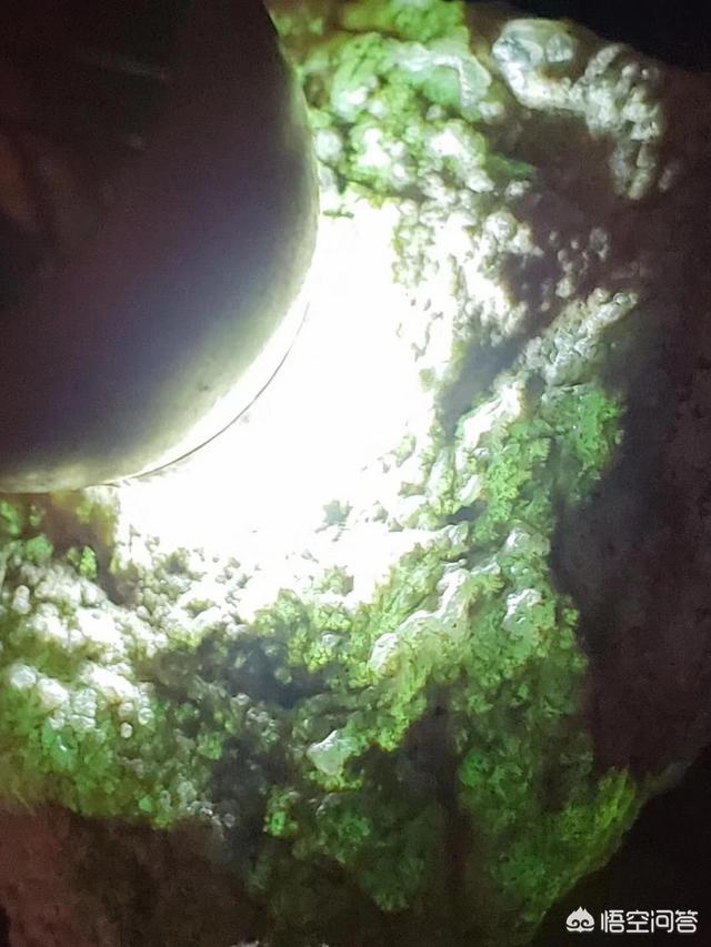 如何判断翡翠的变种?-第4张图片-翡翠网 如何判断翡翠的变种?-第4张图片-翡翠网