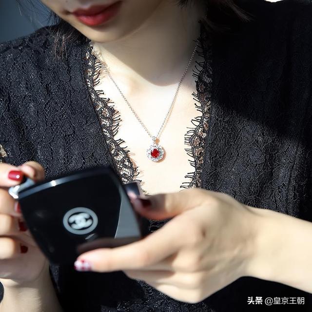 如何真正了解珠宝货品,货品如何从头开始了解?-第5张图片-翡翠网 如何真正了解珠宝货品,货品如何从头开始了解?-第5张图片-翡翠网