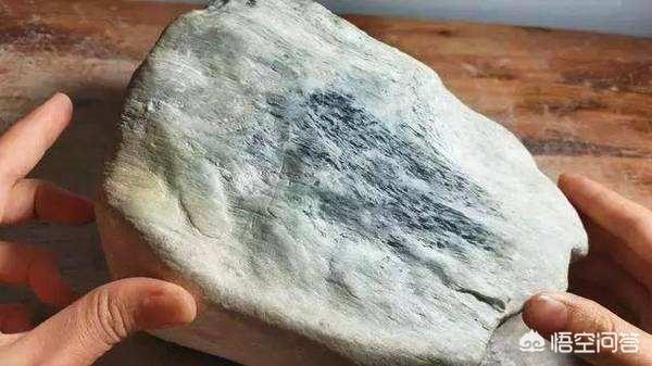 翡翠原石“脱砂与水翻砂”是种怎样的存在,它们的价值又是如何?-第6张图片-翡翠网 翡翠原石“脱砂与水翻砂”是种怎样的存在,它们的价值又是如何?-第6张图片-翡翠网