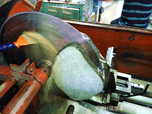 罕见!54公斤缅甸原石开出满料翡翠-第4张图片-翡翠网 罕见!54公斤缅甸原石开出满料翡翠-第4张图片-翡翠网