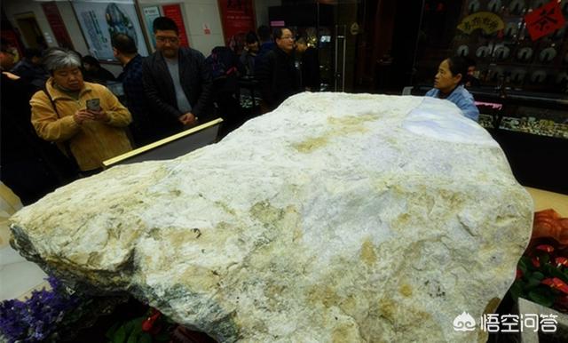 在国内野外是否有可能捡到翡翠原石,为什么?-第2张图片-翡翠网 在国内野外是否有可能捡到翡翠原石,为什么?-第2张图片-翡翠网