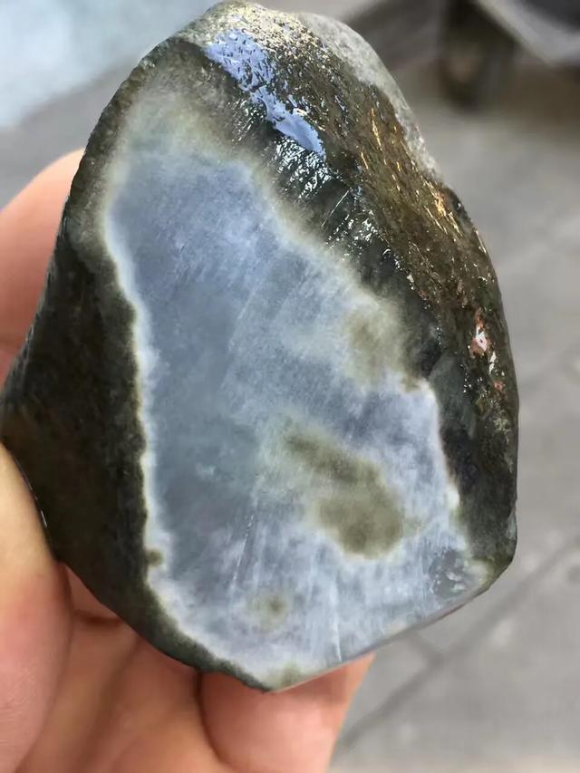 大家赌石靠谱吗？-第3张图片-翡翠网