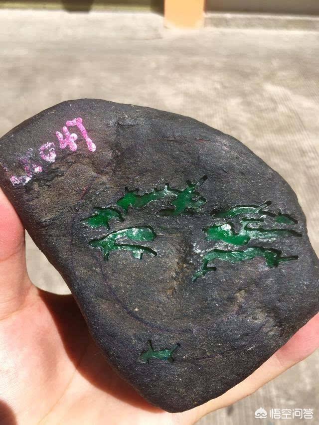 翡翠赌石骗局有一句经典的话,“石头不骗人,都是人骗人”,你怎么看?-第3张图片-翡翠网 翡翠赌石骗局有一句经典的话,“石头不骗人,都是人骗人”,你怎么看?-第3张图片-翡翠网