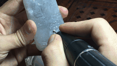 非常普通的翡翠原石可以雕的非常好看么?-第23张图片-翡翠网 非常普通的翡翠原石可以雕的非常好看么?-第23张图片-翡翠网