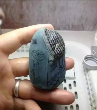 如何看待20块买翡翠原石?-第7张图片-翡翠网 如何看待20块买翡翠原石?-第7张图片-翡翠网