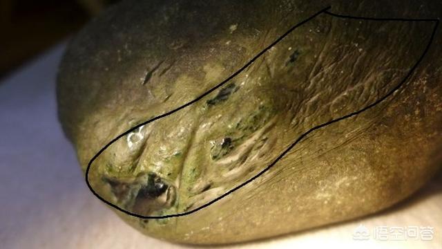 翡翠原石“脱砂与水翻砂”是种怎样的存在,它们的价值又是如何?-第5张图片-翡翠网 翡翠原石“脱砂与水翻砂”是种怎样的存在,它们的价值又是如何?-第5张图片-翡翠网