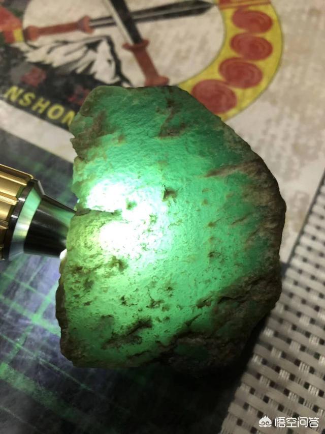 如何判断翡翠的变种?-第5张图片-翡翠网 如何判断翡翠的变种?-第5张图片-翡翠网