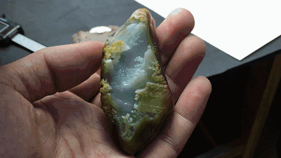 非常普通的翡翠原石可以雕的非常好看么?-第10张图片-翡翠网 非常普通的翡翠原石可以雕的非常好看么?-第10张图片-翡翠网