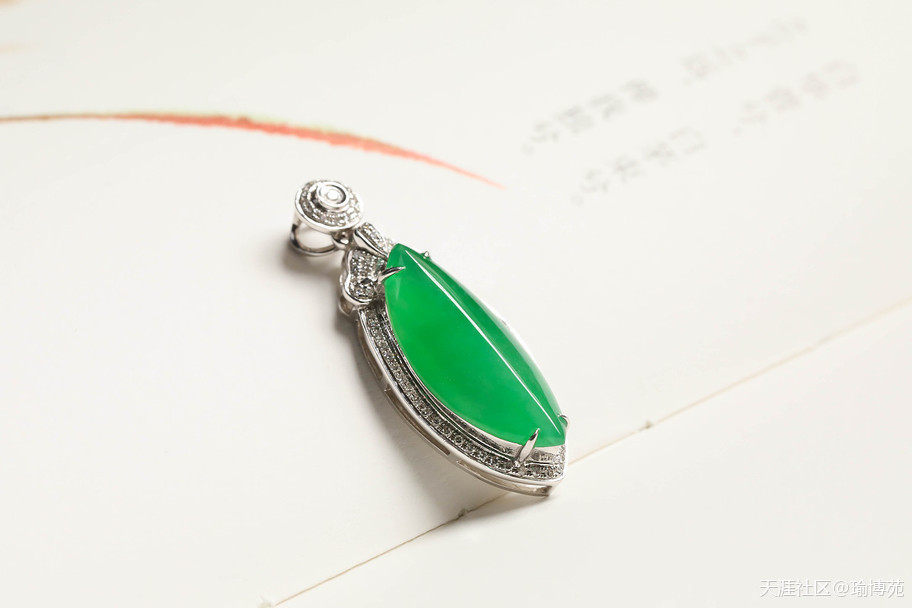 保养小妙招:翡翠手镯泡水益处这么多?-第4张图片-翡翠网 保养小妙招:翡翠手镯泡水益处这么多?-第4张图片-翡翠网