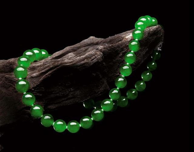 翡翠手镯保养能用水泡吗?-第25张图片-翡翠网 翡翠手镯保养能用水泡吗?-第25张图片-翡翠网