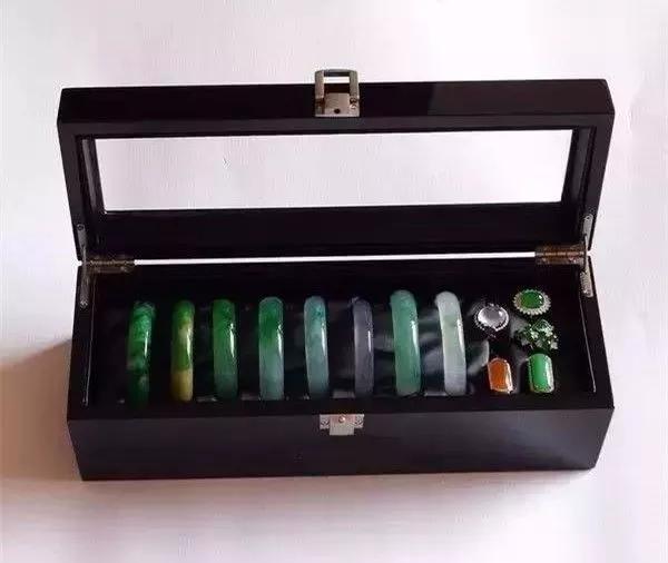 翡翠手镯保养能用水泡吗?-第20张图片-翡翠网 翡翠手镯保养能用水泡吗?-第20张图片-翡翠网