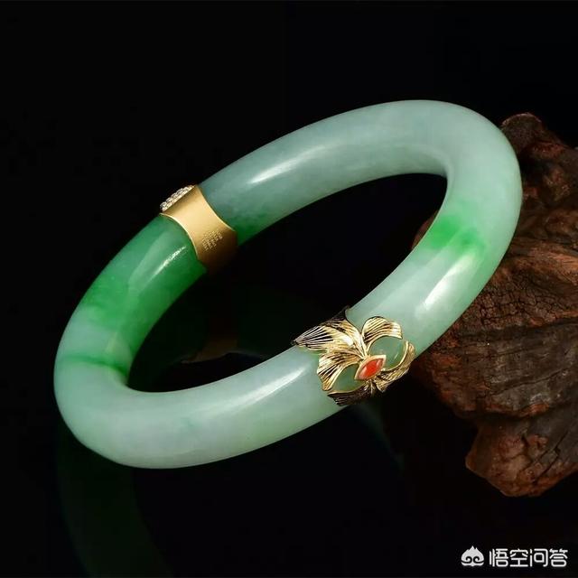 翡翠怎样收藏保养?-第4张图片-翡翠网 翡翠怎样收藏保养?-第4张图片-翡翠网