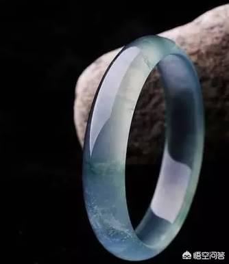 翡翠饰品戴久了,该如何保养?-第3张图片-翡翠网 翡翠饰品戴久了,该如何保养?-第3张图片-翡翠网