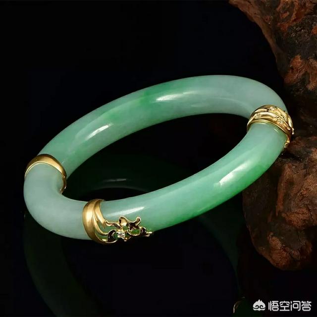 翡翠怎样收藏保养?-第2张图片-翡翠网 翡翠怎样收藏保养?-第2张图片-翡翠网