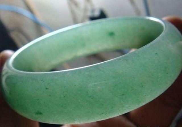 白玉和翡翠有什么区别?-第13张图片-翡翠网 白玉和翡翠有什么区别?-第13张图片-翡翠网