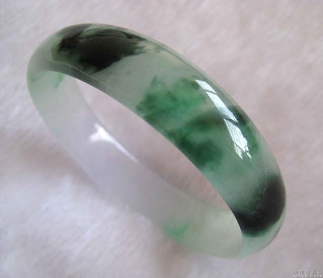 白玉和翡翠有什么区别?-第4张图片-翡翠网 白玉和翡翠有什么区别?-第4张图片-翡翠网