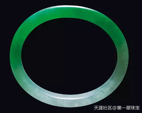 翡翠玉手镯款式(转载)-第2张图片-翡翠网 翡翠玉手镯款式(转载)-第2张图片-翡翠网