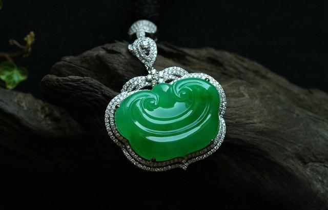 白玉和翡翠有什么区别?-第8张图片-翡翠网 白玉和翡翠有什么区别?-第8张图片-翡翠网