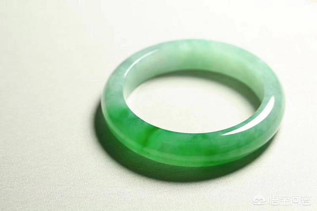 碧玉与翡翠的区别是什么?-第5张图片-翡翠网 碧玉与翡翠的区别是什么?-第5张图片-翡翠网