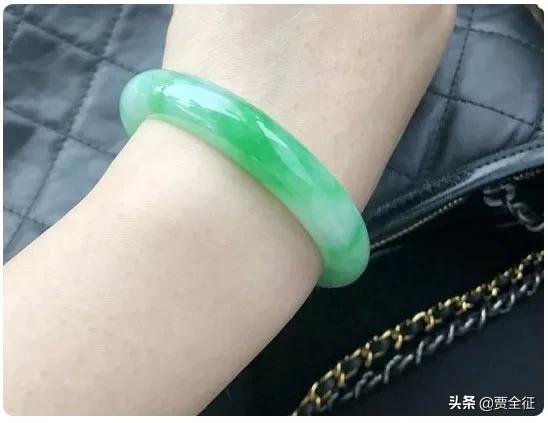 啤酒瓶和翡翠有什么区别?-第6张图片-翡翠网 啤酒瓶和翡翠有什么区别?-第6张图片-翡翠网