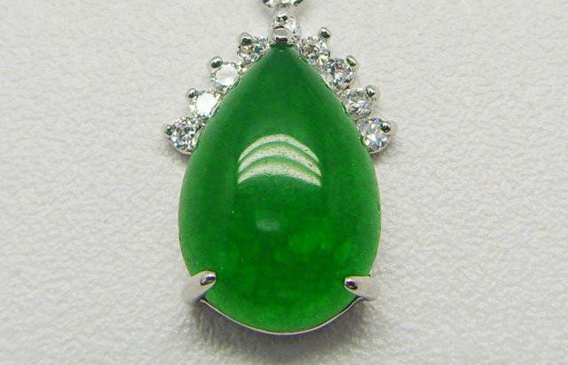 白玉和翡翠有什么区别?-第9张图片-翡翠网 白玉和翡翠有什么区别?-第9张图片-翡翠网