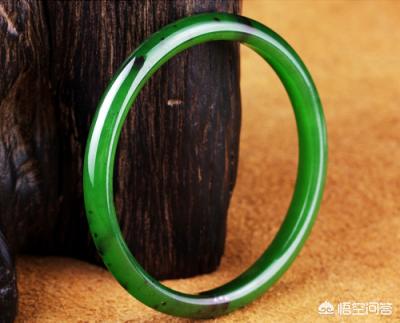 翡翠手镯有多少种?怎么买到自己合适的?-第16张图片-翡翠网 翡翠手镯有多少种?怎么买到自己合适的?-第16张图片-翡翠网