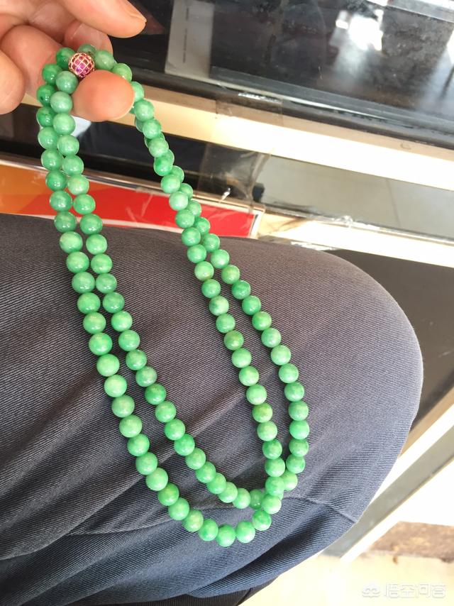 在家里如何用简单的方法快速辨别翡翠的真假?-第4张图片-翡翠网 在家里如何用简单的方法快速辨别翡翠的真假?-第4张图片-翡翠网