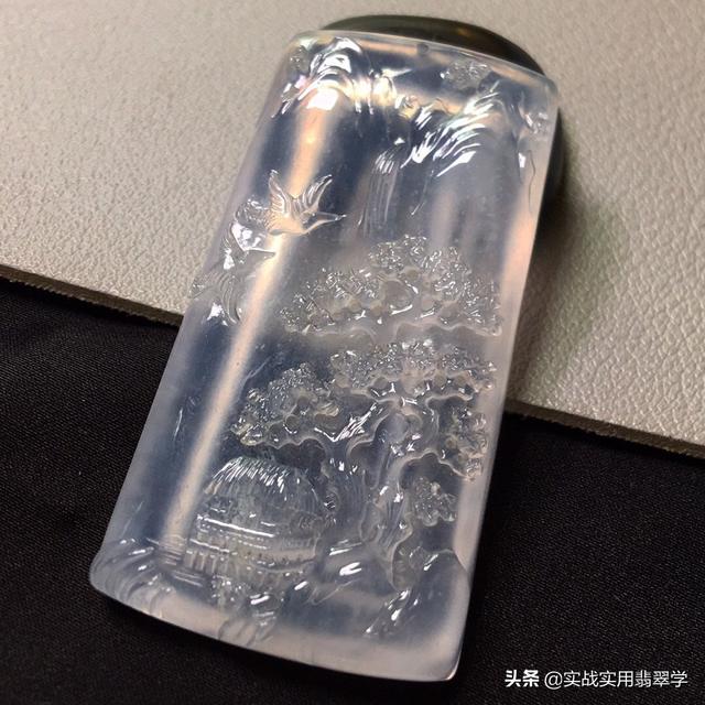 大家认为翡翠怎么鉴别呢?-第2张图片-翡翠网 大家认为翡翠怎么鉴别呢?-第2张图片-翡翠网