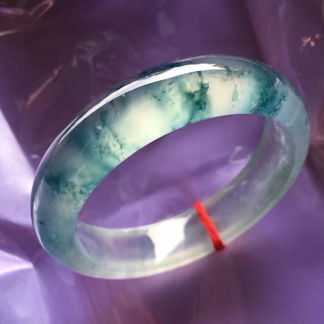 怎么鉴别翡翠玉镯?-第14张图片-翡翠网 怎么鉴别翡翠玉镯?-第14张图片-翡翠网