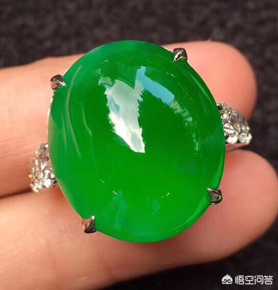 翡翠的纹和裂具体该怎样区分呢？