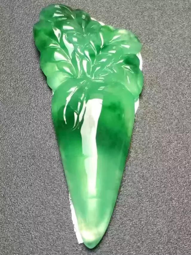 如何认识翡翠、购买翡翠?-第5张图片-翡翠网 如何认识翡翠、购买翡翠?-第5张图片-翡翠网